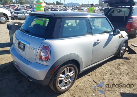 2012 Mini Cooper z USA, uszkodzony, nr VIN WMWSU3C50CT539935